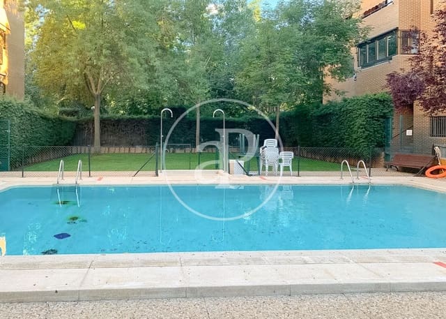 Apartamento de 4 habitaciones en Alameda de Osuna, Madrid ciudad en venta con piscina garaje - 850.000 € (Ref: 10161484)