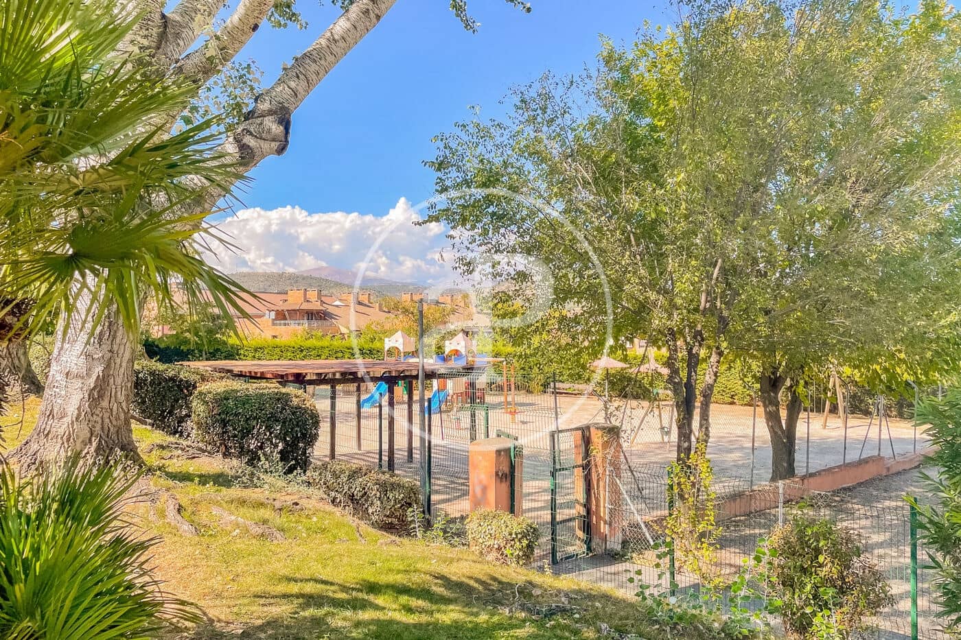 5 sypialnia Willa na sprzedaż w San Agustin del Guadalix z basenem - 725 000 € (Ref: 10161485)
