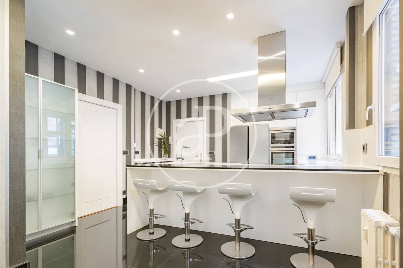 4 soverom Leilighet til salgs i Madrid by med svømmebasseng garasje - € 3 100 000 (Ref: 10161488)