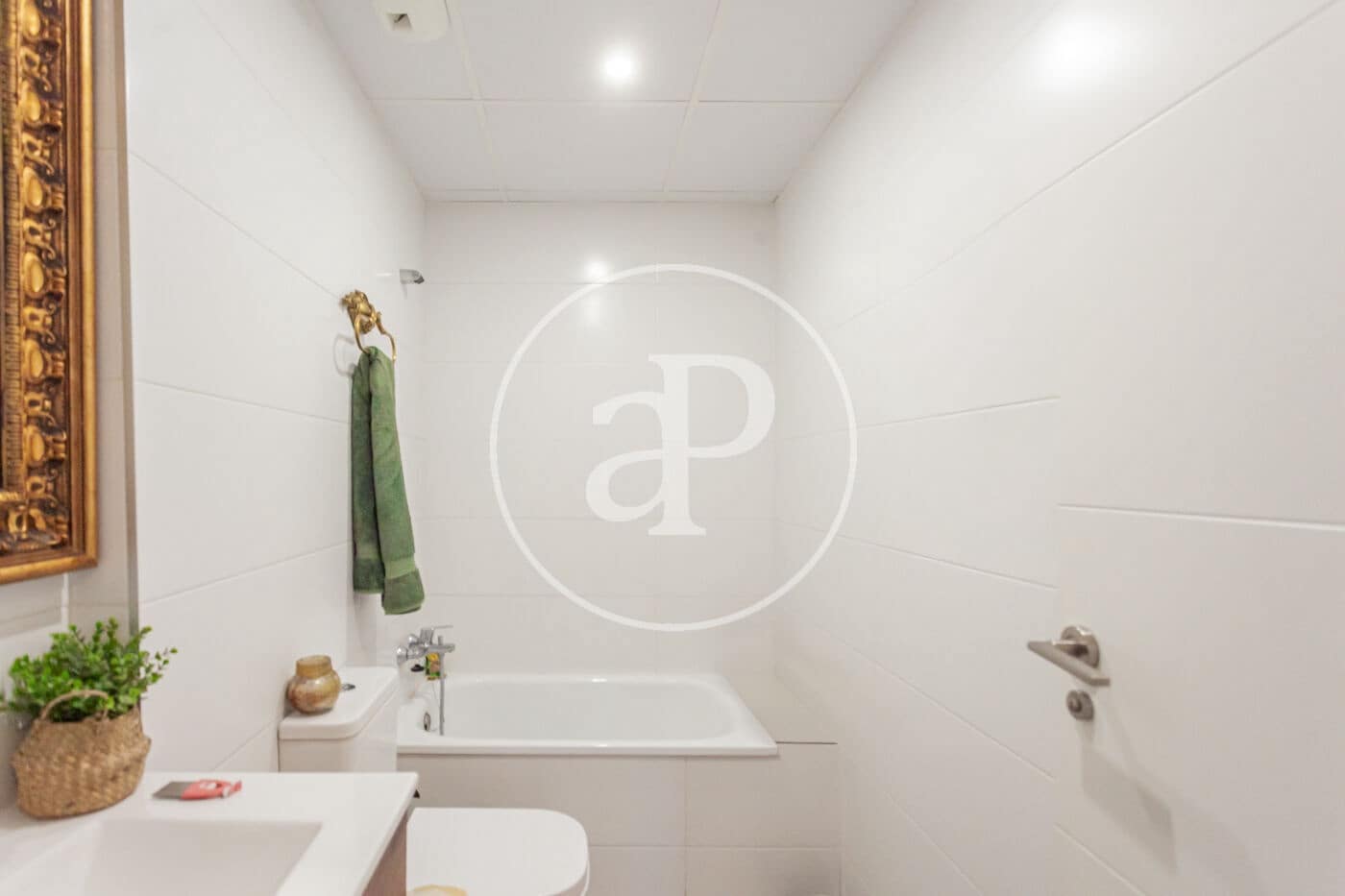 4 bedroom Apartment for sale in Boadilla del Monte with pool garage - € 1,085,000 (Ref: 10164940)