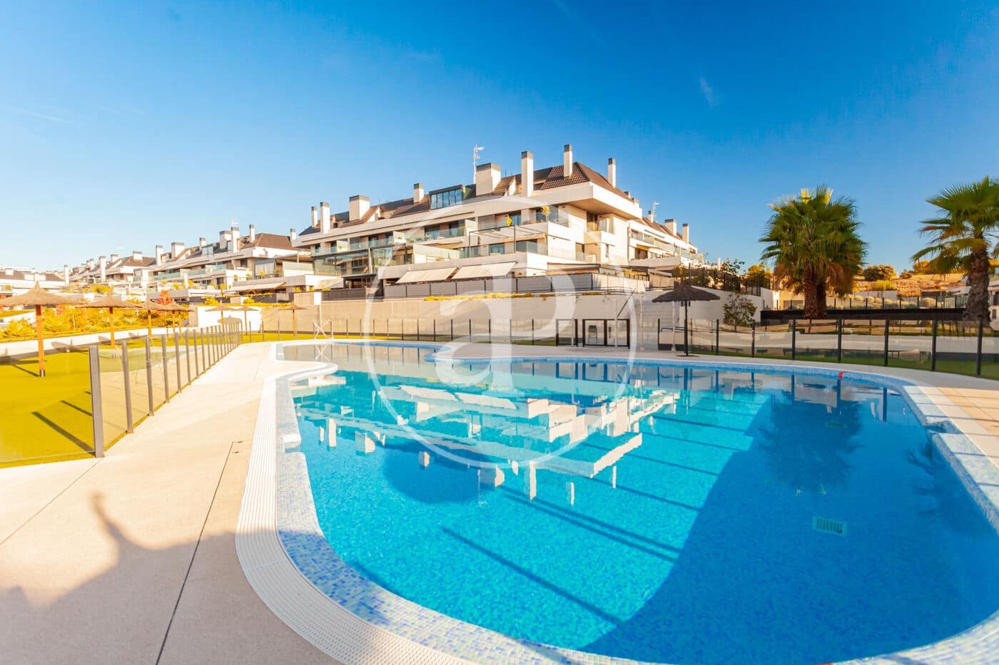 4 bedroom Apartment for sale in Boadilla del Monte with pool garage - € 1,085,000 (Ref: 10164940)