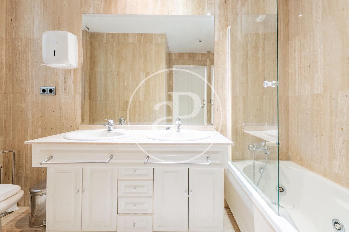 3 soveværelse Lejlighed til salg i Madrid by - € 1.790.000 (Ref: 10164945)