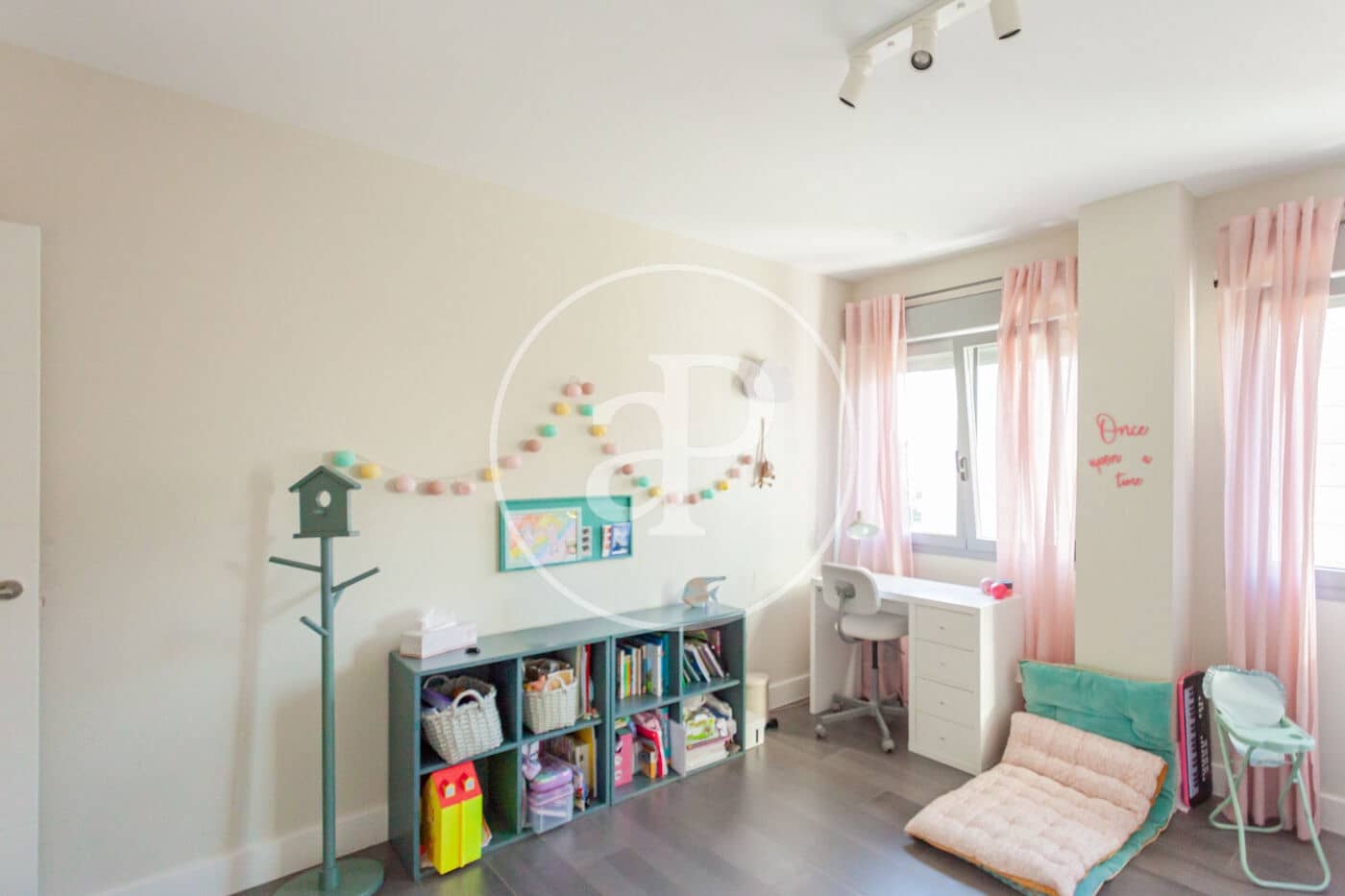 3 bedroom Villa for sale in Boadilla del Monte with pool garage - € 1,250,000 (Ref: 10164948)