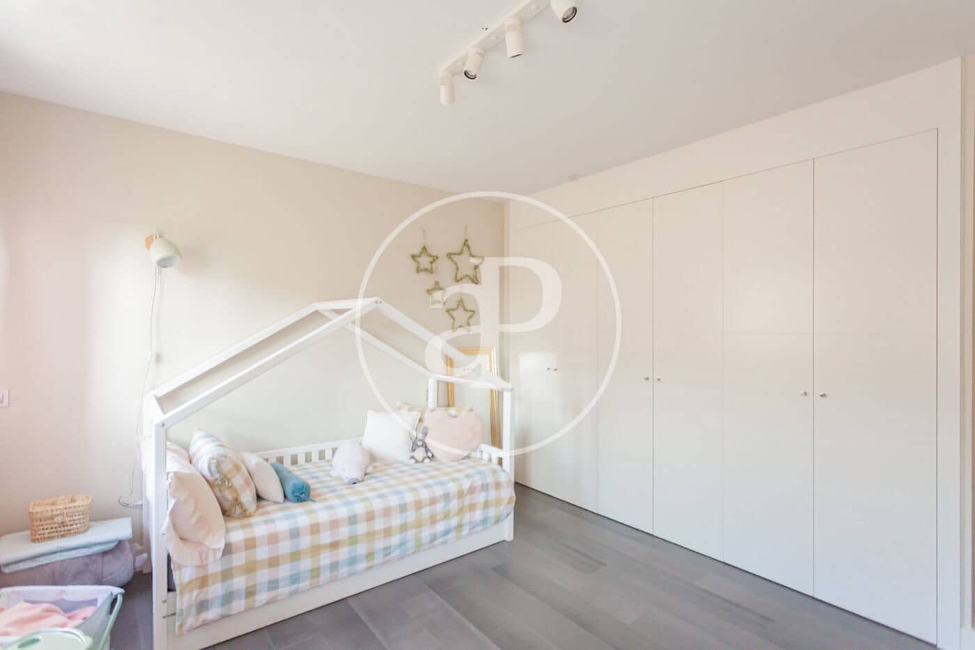 3 bedroom Villa for sale in Boadilla del Monte with pool garage - € 1,250,000 (Ref: 10164948)