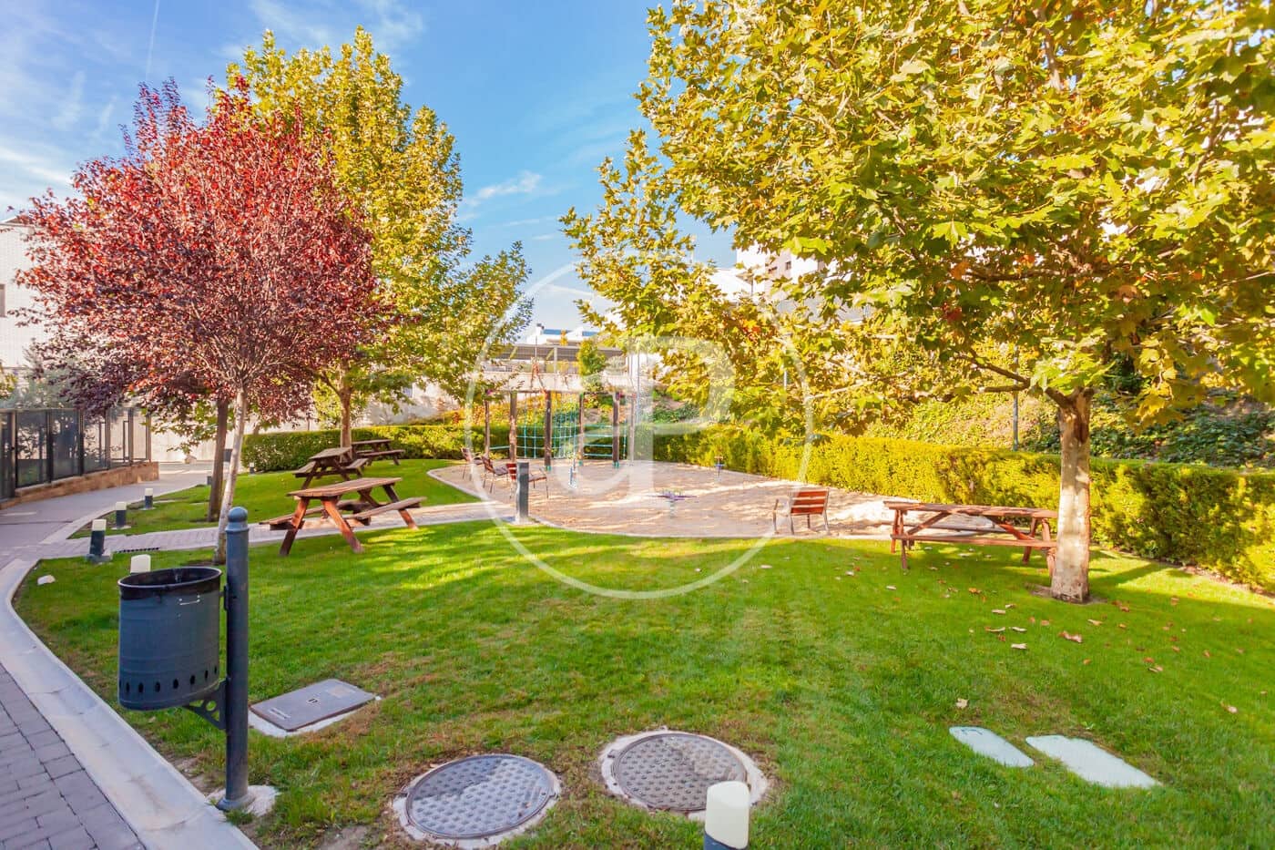 3 bedroom Villa for sale in Boadilla del Monte with pool garage - € 1,250,000 (Ref: 10164948)