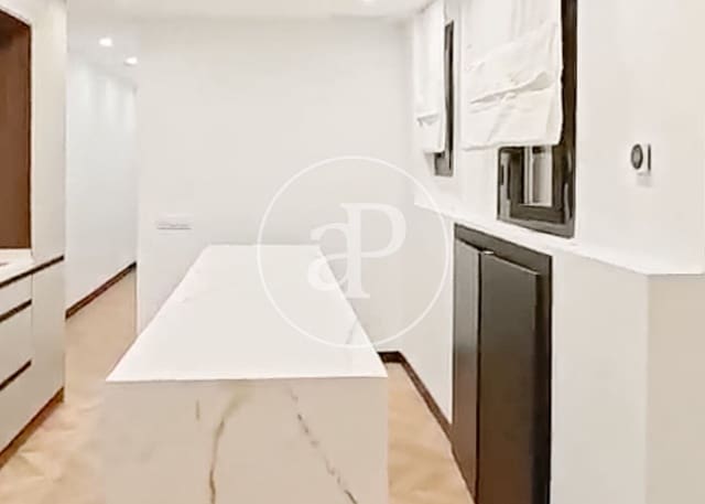 3 slaapkamer Appartement te koop in Rios Rosas, Madrid stad - € 1.230.000 (Ref: 10164949)