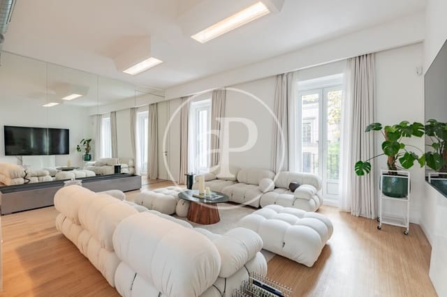 4 soveværelse Lejlighed til salg i Cortes, Madrid by - € 1.500.000 (Ref: 10168485)