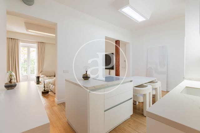 4 soveværelse Lejlighed til salg i Cortes, Madrid by - € 1.500.000 (Ref: 10168485)