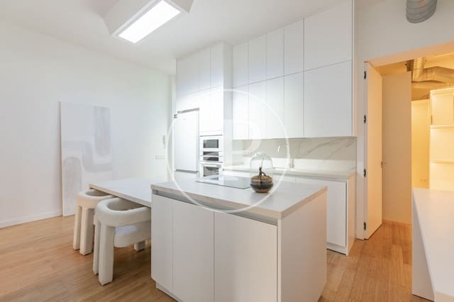 4 soveværelse Lejlighed til salg i Cortes, Madrid by - € 1.500.000 (Ref: 10168485)
