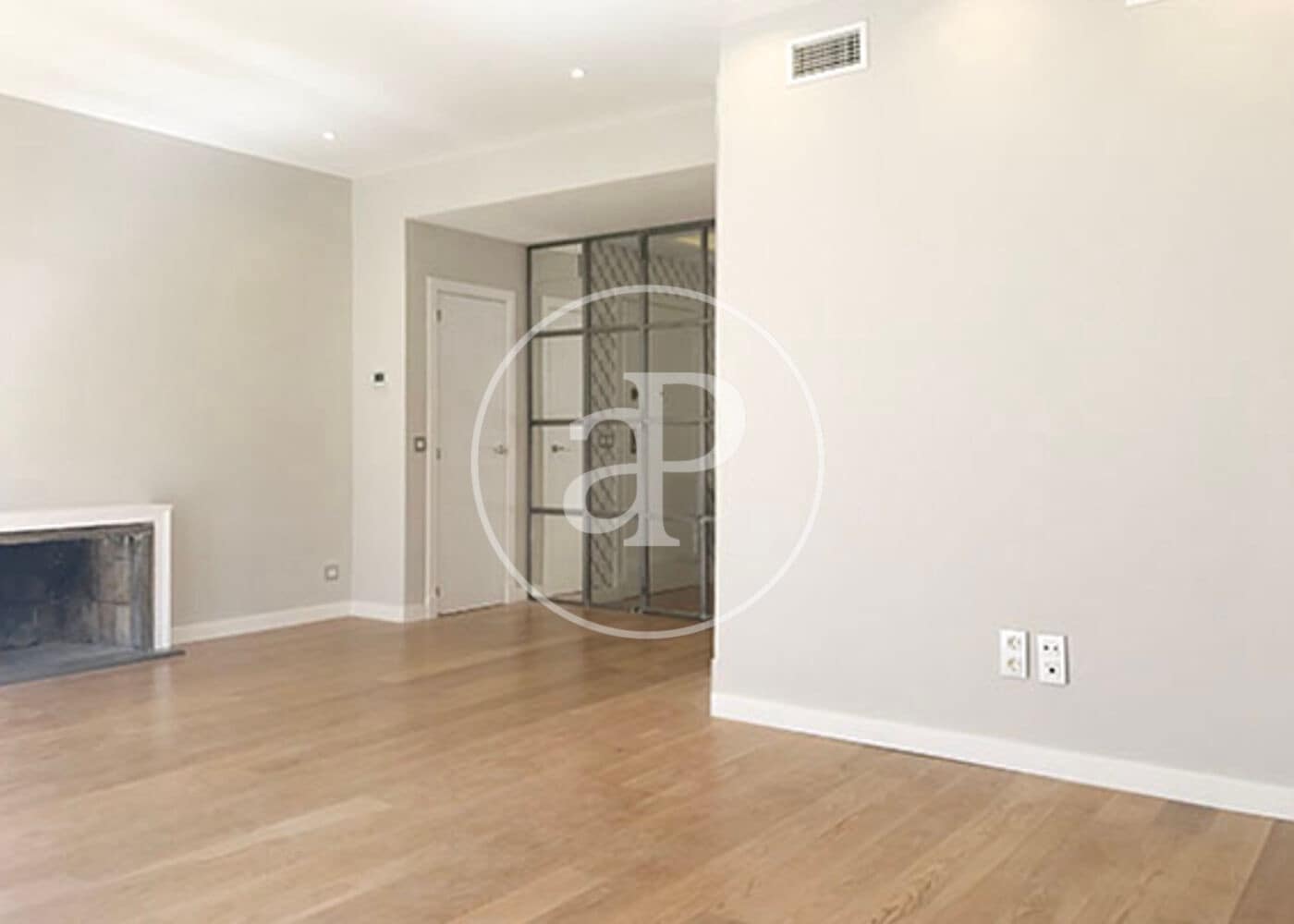2 soverom Leilighet til leie i Madrid by - € 3 000 (Ref: 10171495)