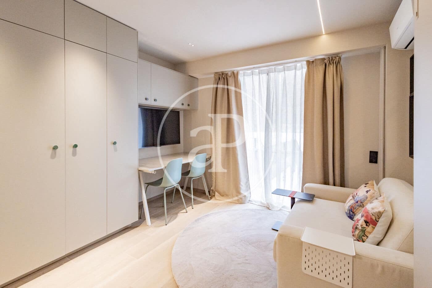 Lejlighed til leje i Madrid by - € 1.300 (Ref: 10173810)