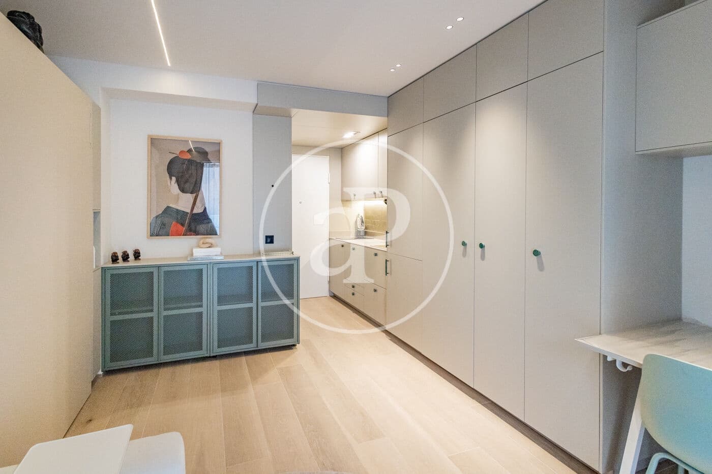Lejlighed til leje i Madrid by - € 1.300 (Ref: 10173810)
