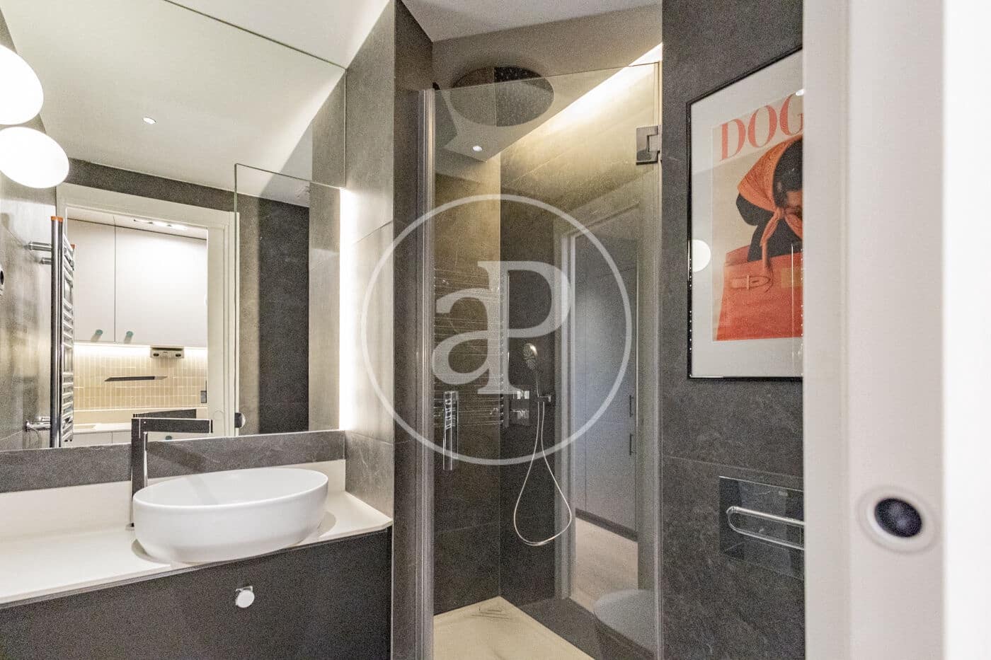 Lejlighed til leje i Madrid by - € 1.300 (Ref: 10173810)