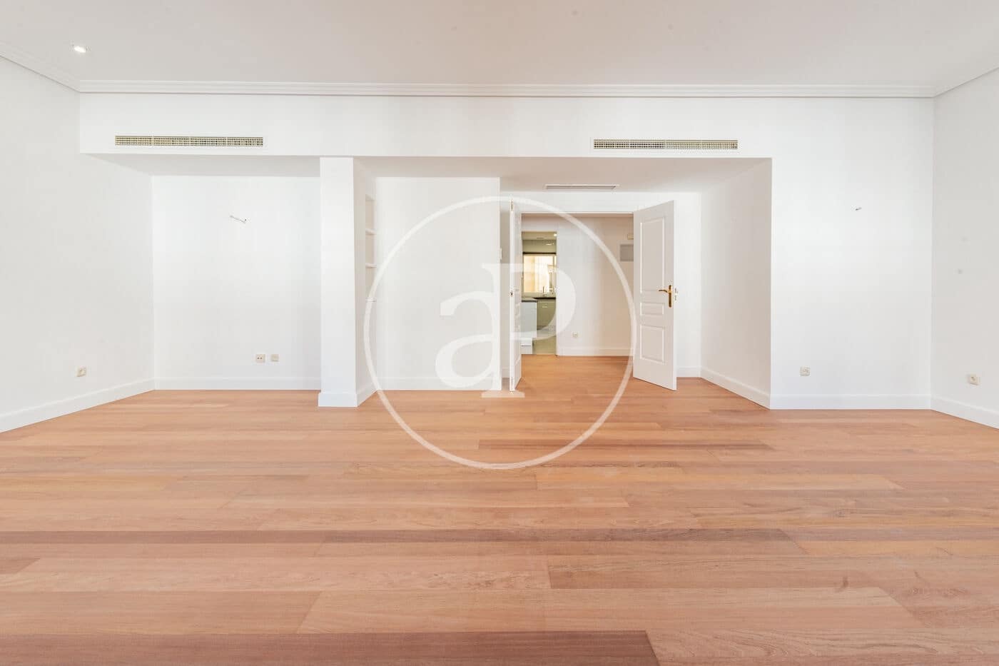 3 bedroom Apartment for rent in Madrid city with garage - € 5,500 (Ref: 10177095)