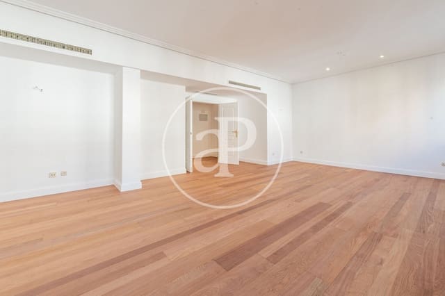 3 bedroom Apartment for rent in Jerónimos, Madrid city with garage - € 5,500 (Ref: 10177095)
