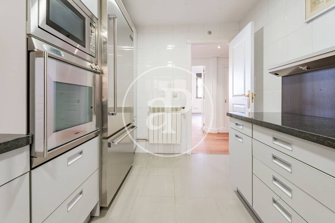 3 bedroom Apartment for rent in Madrid city with garage - € 5,500 (Ref: 10177095)