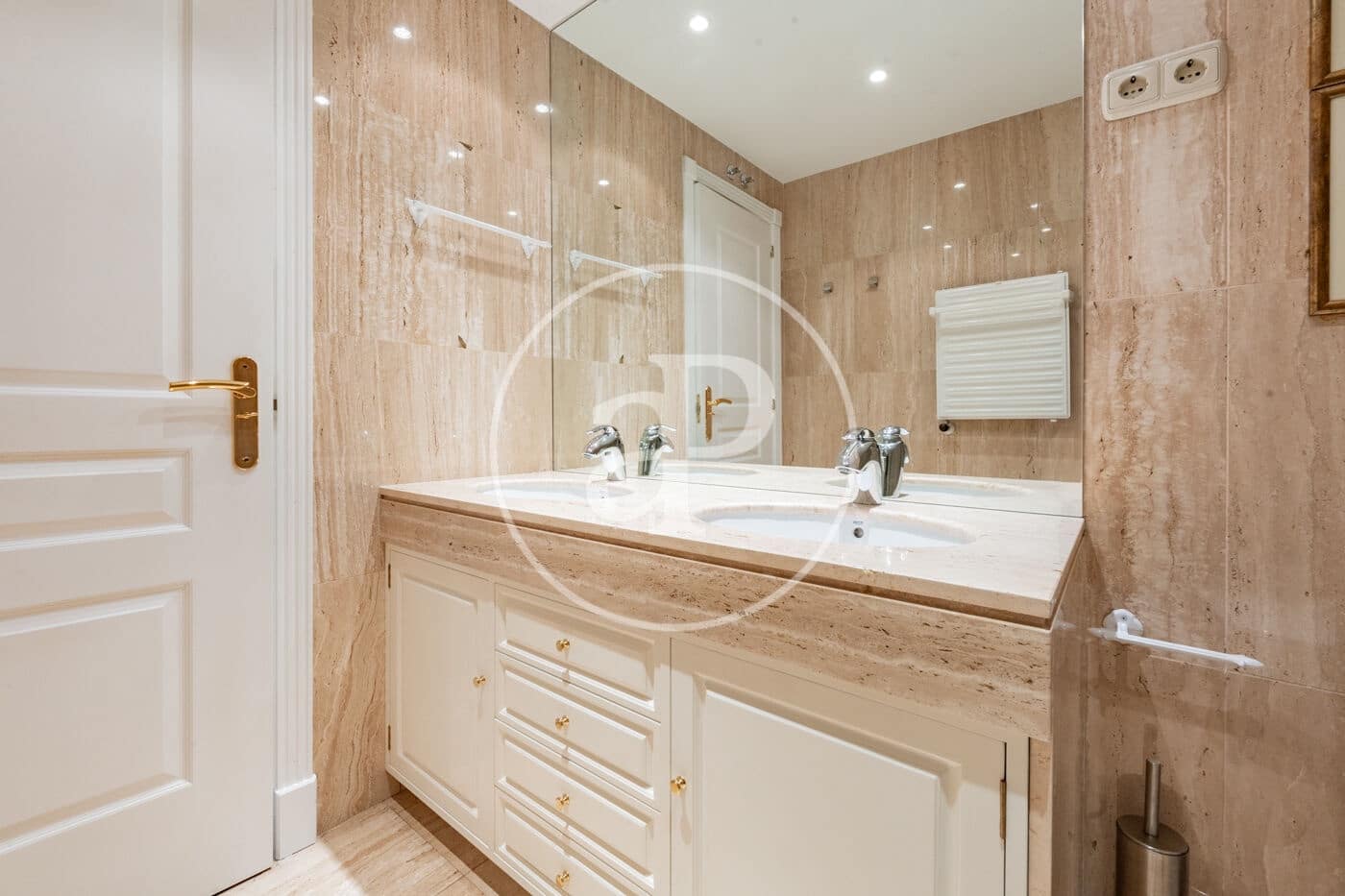 3 bedroom Apartment for rent in Madrid city with garage - € 5,500 (Ref: 10177095)