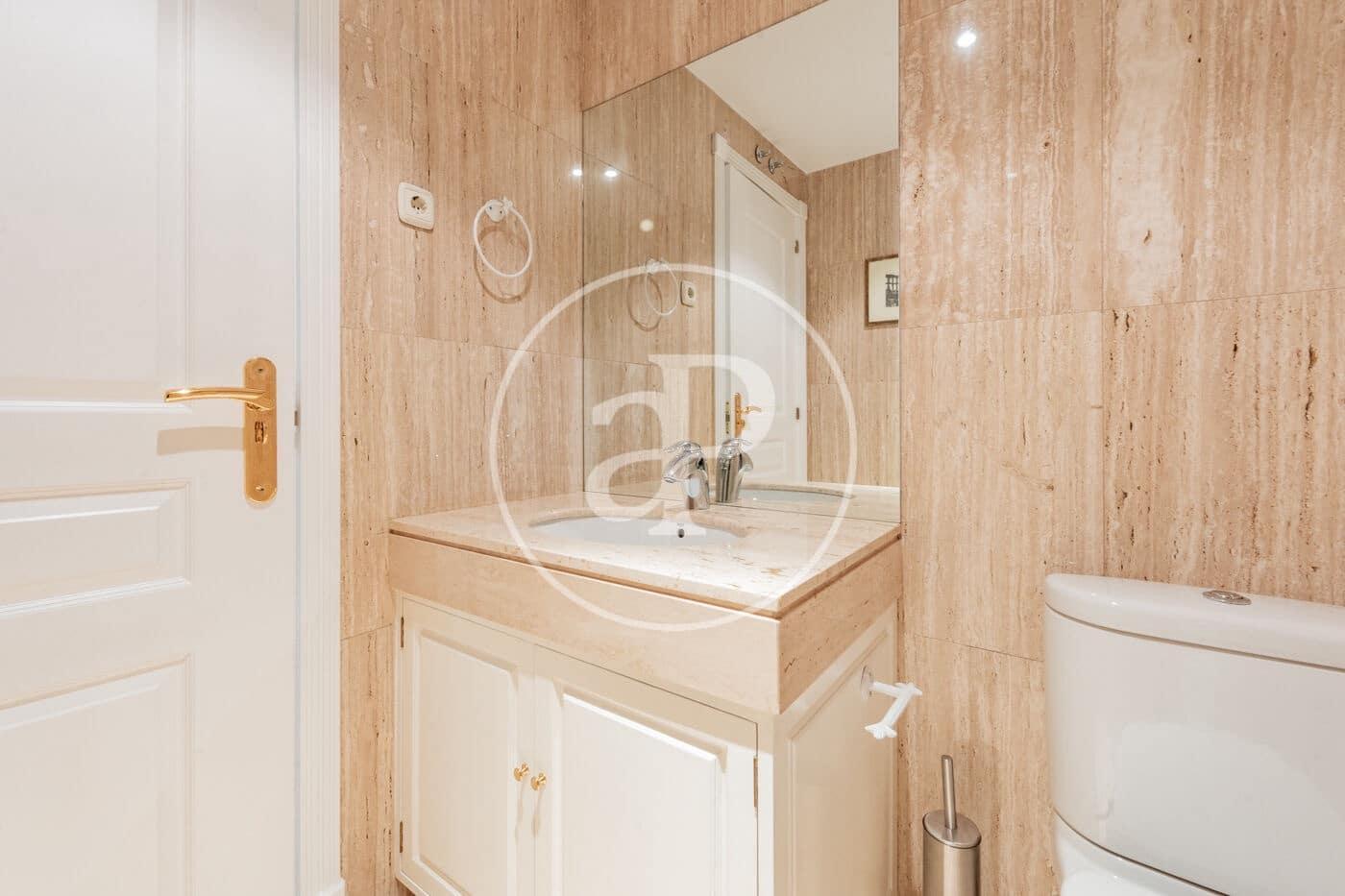 3 bedroom Apartment for rent in Madrid city with garage - € 5,500 (Ref: 10177095)