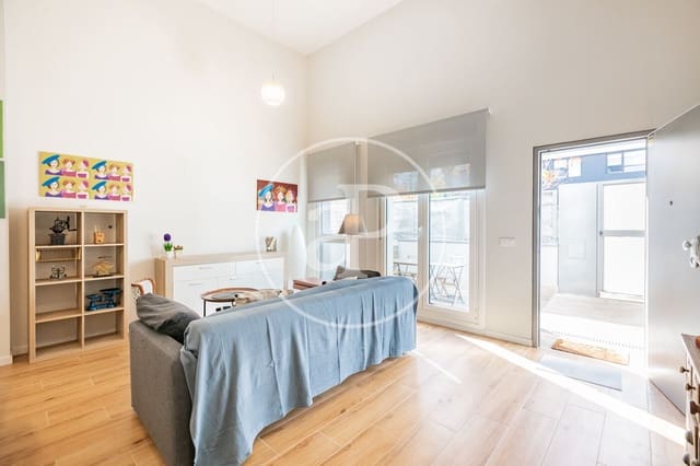 1 soveværelse Villa til salg i San Sebastián de los Reyes med swimmingpool garage - € 550.000 (Ref: 10177101)