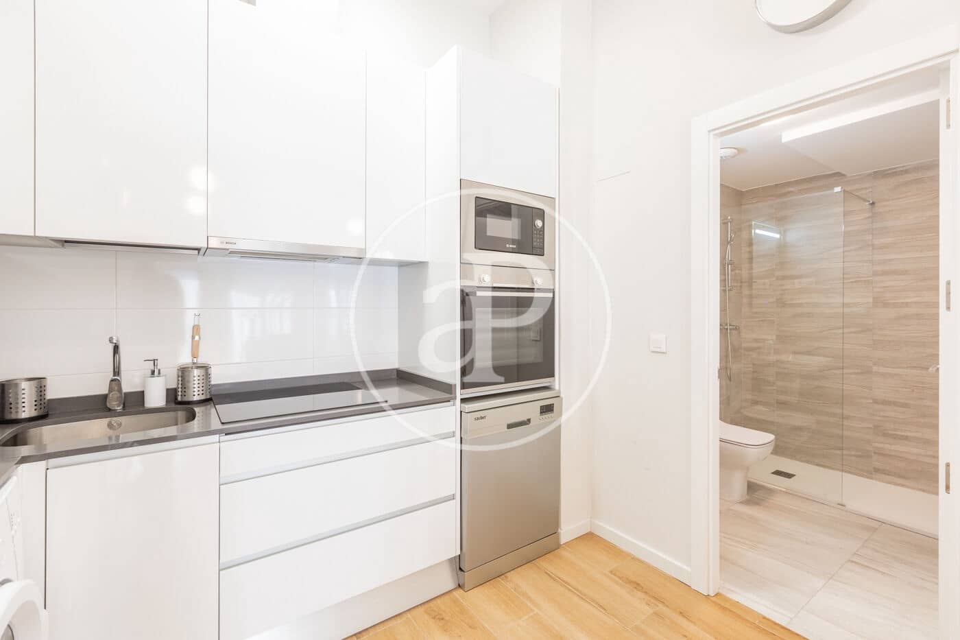 1 slaapkamer Villa te koop in San Sebastian de los Reyes met zwembad garage - € 550.000 (Ref: 10177101)