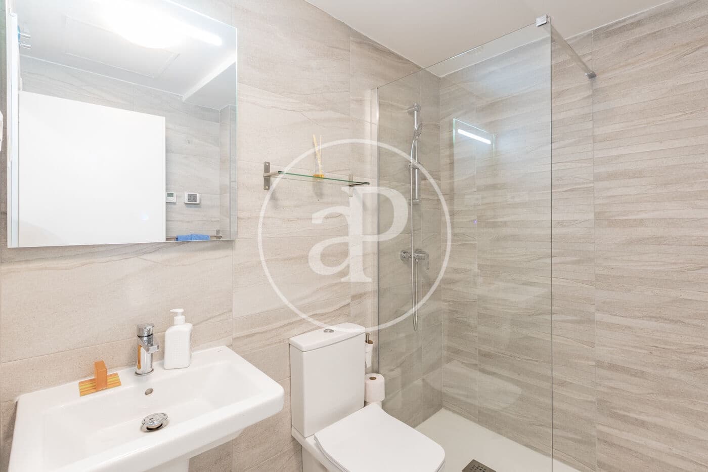 1 slaapkamer Villa te koop in San Sebastian de los Reyes met zwembad garage - € 550.000 (Ref: 10177101)