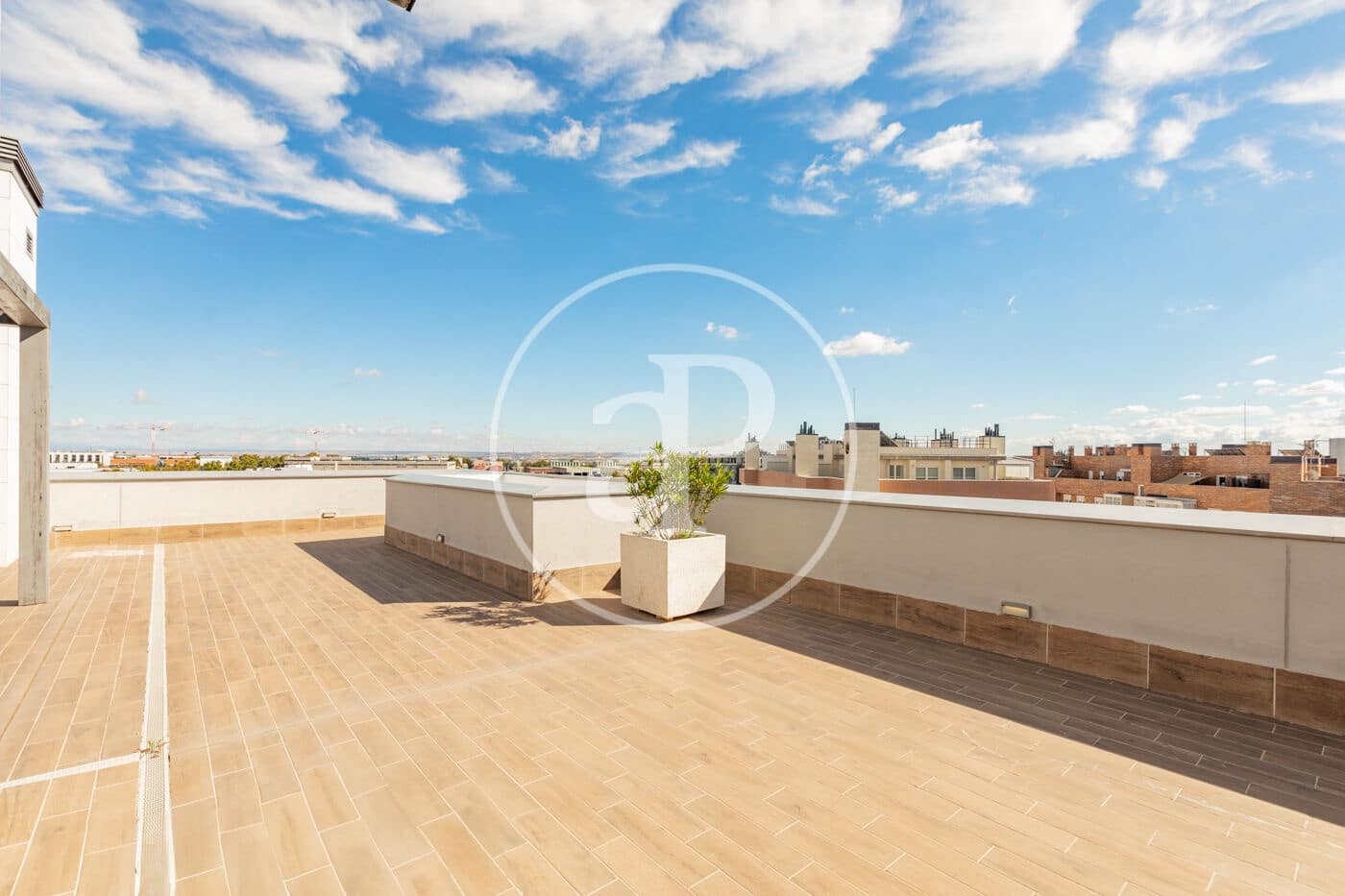 1 slaapkamer Villa te koop in San Sebastian de los Reyes met zwembad garage - € 550.000 (Ref: 10177101)