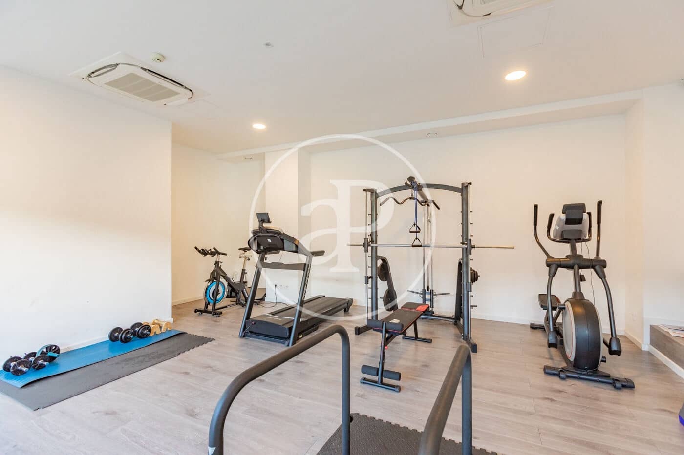 1 slaapkamer Villa te koop in San Sebastian de los Reyes met zwembad garage - € 550.000 (Ref: 10177101)