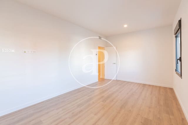 2 quarto Apartamento para arrendar em Fuente del Berro, Madrid cidade com piscina - 2 400 € (Ref: 10180525)