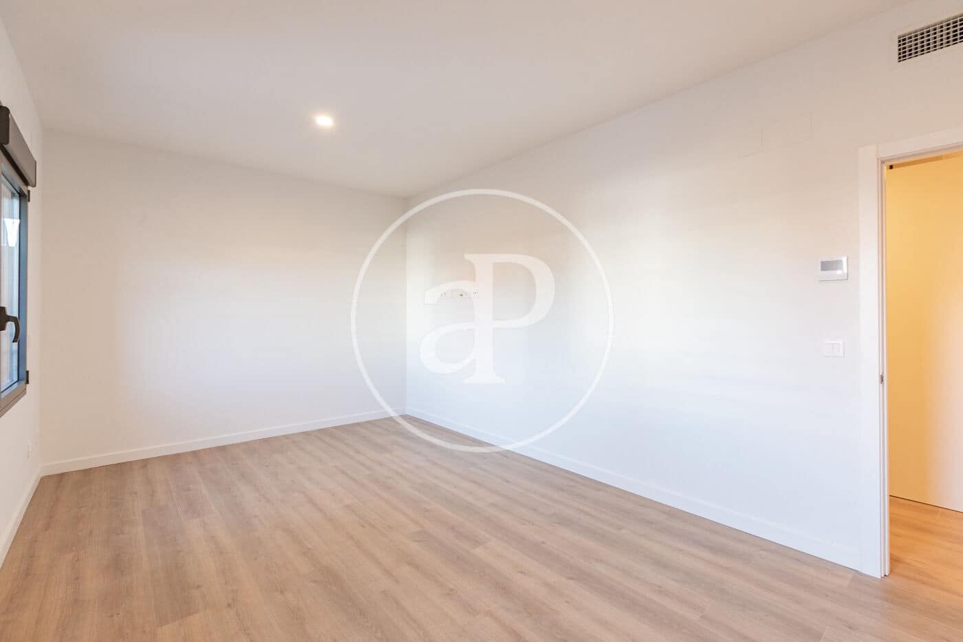 2 quarto Apartamento para arrendar em Madrid cidade com piscina - 2 400 € (Ref: 10180525)