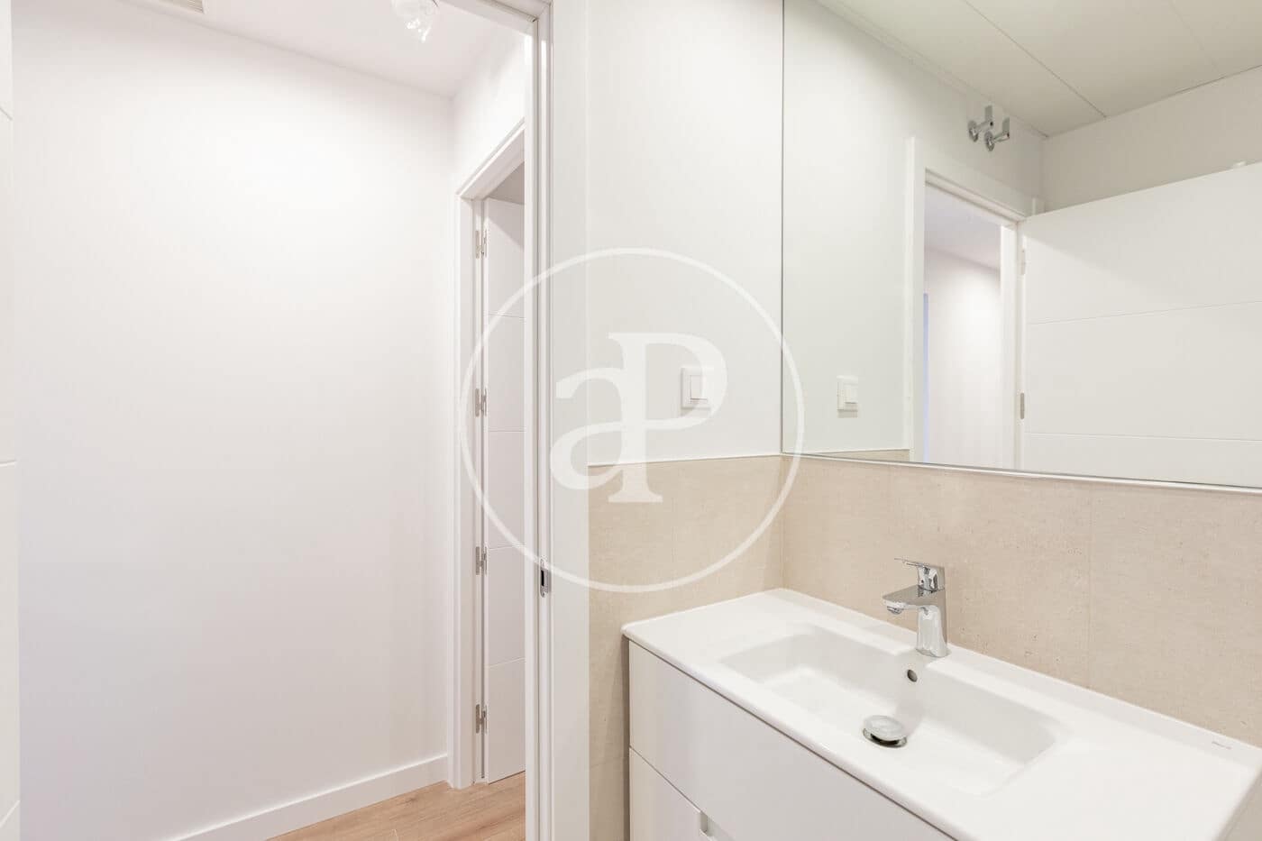 2 quarto Apartamento para arrendar em Madrid cidade com piscina - 2 400 € (Ref: 10180525)