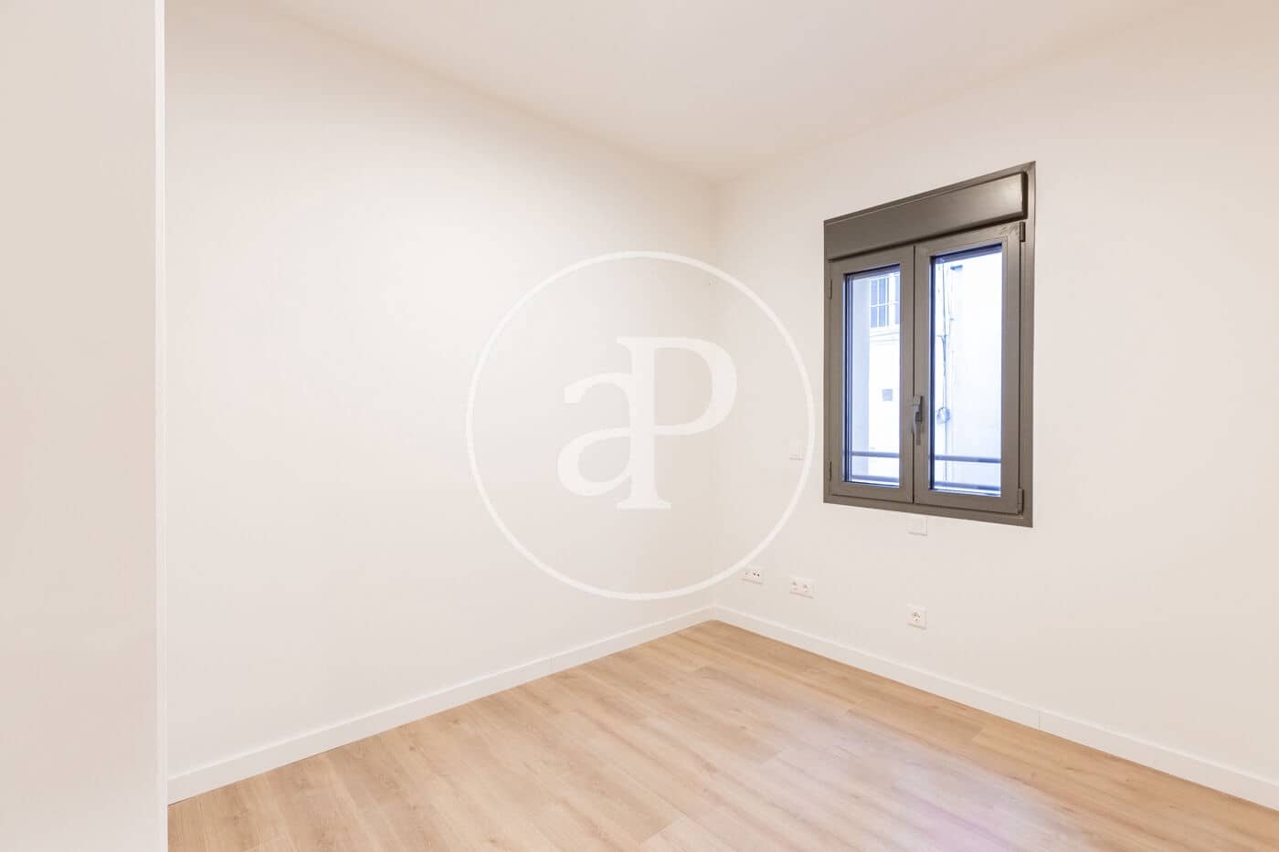 2 quarto Apartamento para arrendar em Madrid cidade com piscina - 2 400 € (Ref: 10180525)
