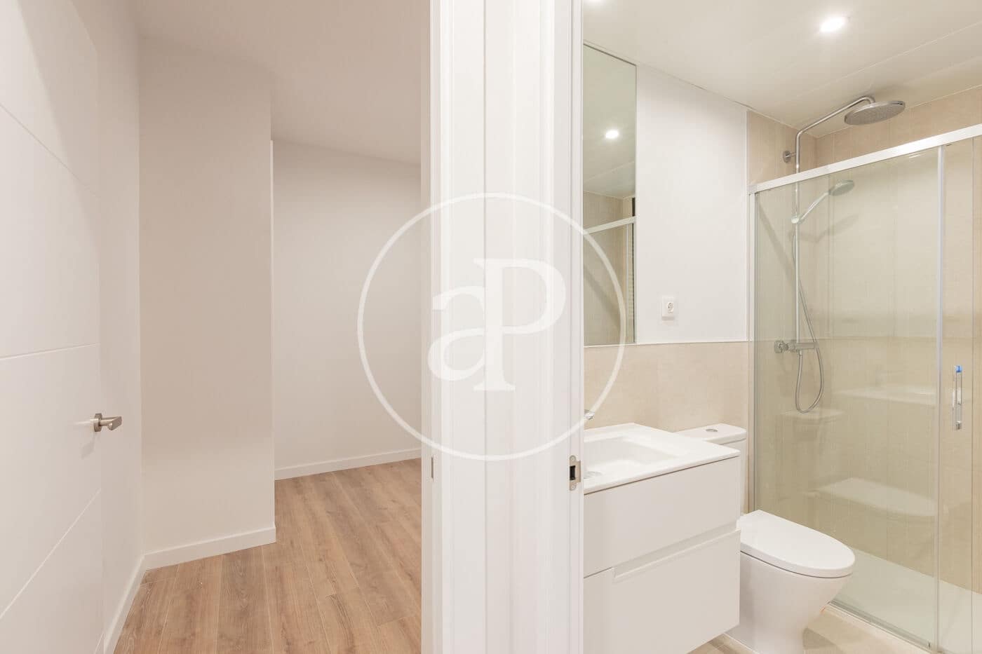 2 quarto Apartamento para arrendar em Madrid cidade com piscina - 2 400 € (Ref: 10180525)