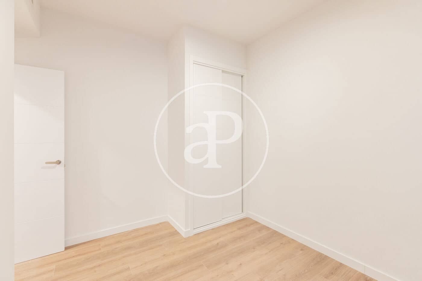 2 quarto Apartamento para arrendar em Madrid cidade com piscina - 2 400 € (Ref: 10180525)
