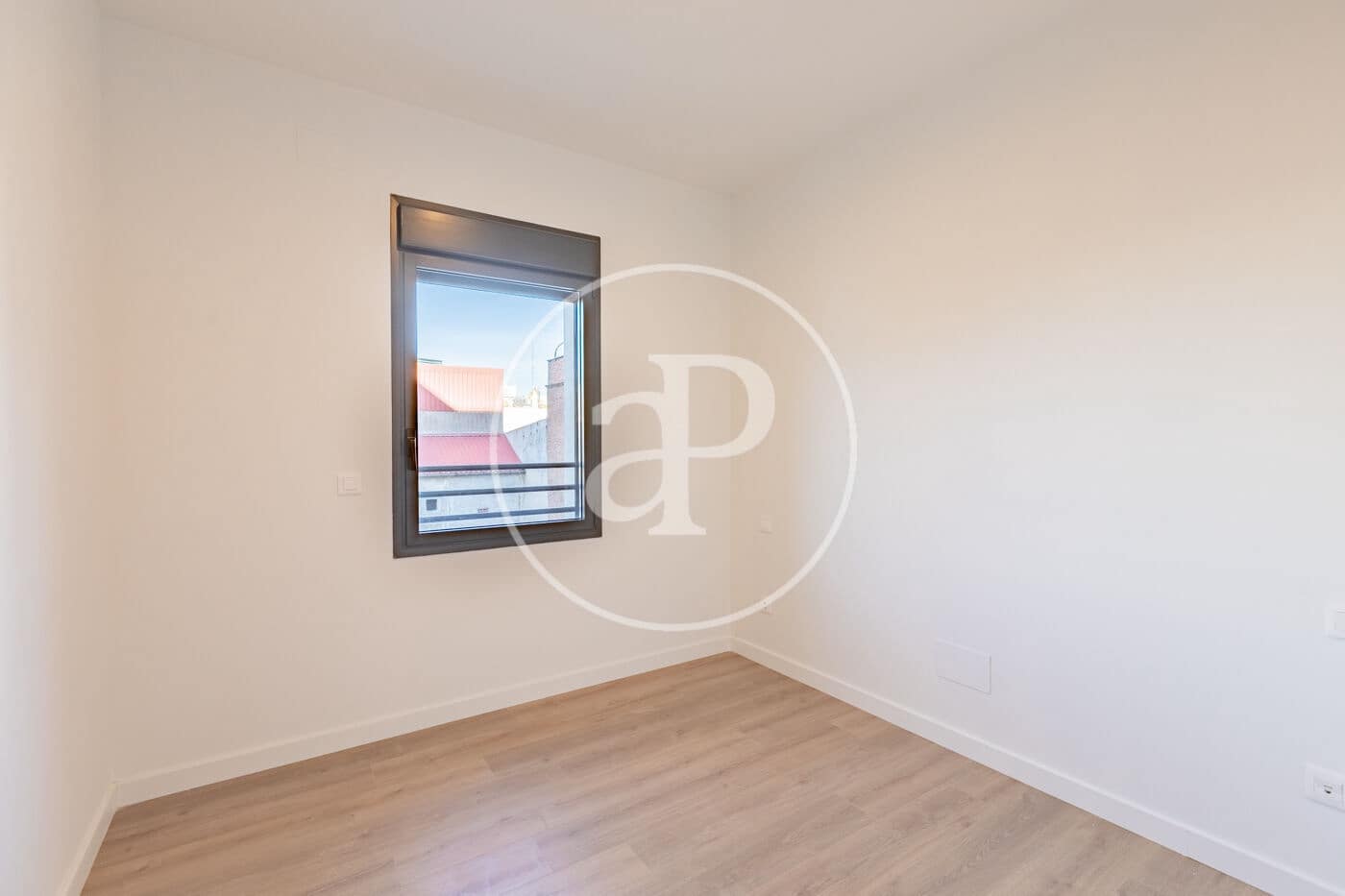 2 quarto Apartamento para arrendar em Madrid cidade com piscina - 2 400 € (Ref: 10180525)