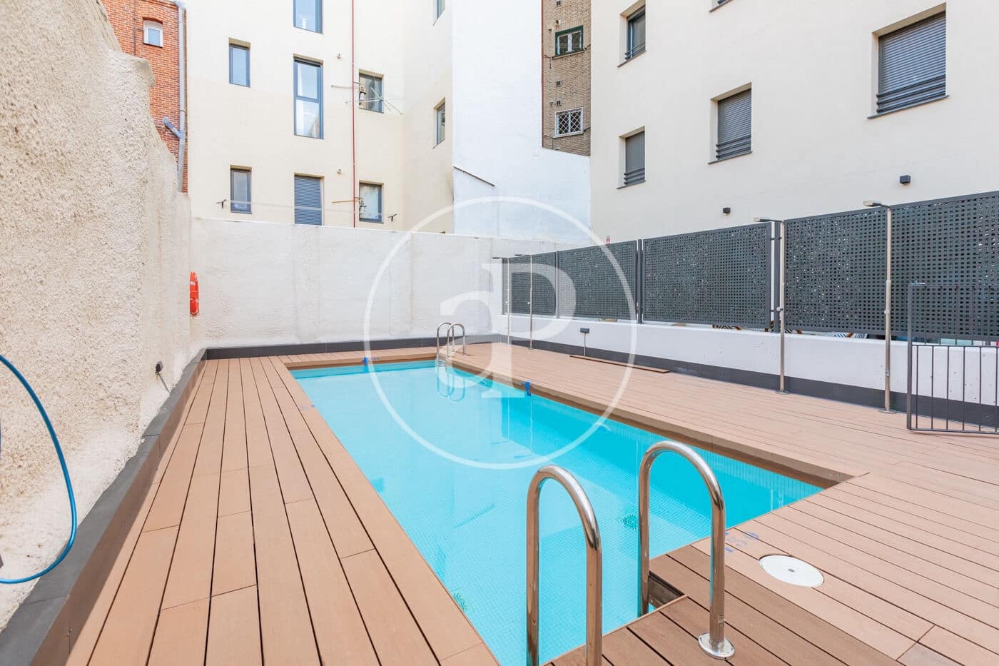 2 quarto Apartamento para arrendar em Madrid cidade com piscina - 2 400 € (Ref: 10180525)