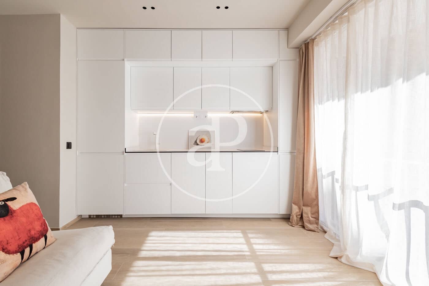 1 quarto Apartamento para arrendar em Madrid cidade - 1 450 € (Ref: 10180532)