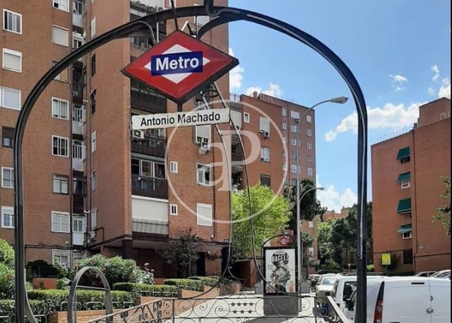 Apartamento de 3 habitaciones en Valdezarza, Madrid ciudad en venta - 325.000 € (Ref: 10180535)
