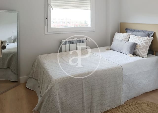3 soveværelse Lejlighed til salg i Peñagrande, Madrid by med garage - € 725.000 (Ref: 10180536)