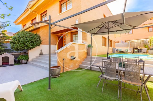 4 bedroom Villa for sale in Aravaca, Madrid city with pool garage - € 1,229,000 (Ref: 10182980)