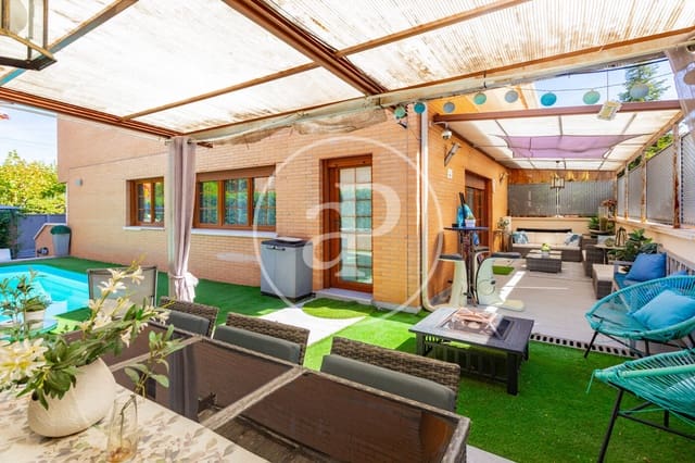 4 bedroom Villa for sale in Aravaca, Madrid city with pool garage - € 1,229,000 (Ref: 10182980)
