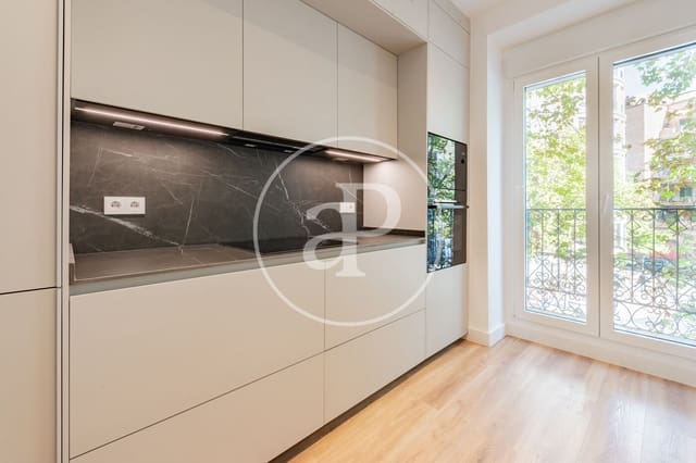 3 soveværelse Lejlighed til salg i Argüelles, Madrid by - € 1.420.000 (Ref: 10182981)