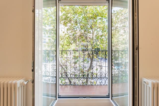 3 soveværelse Lejlighed til salg i Argüelles, Madrid by - € 1.420.000 (Ref: 10182981)