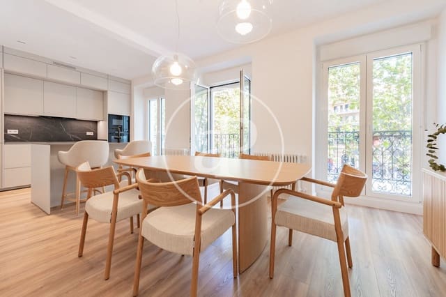 3 soveværelse Lejlighed til salg i Argüelles, Madrid by - € 1.420.000 (Ref: 10182981)