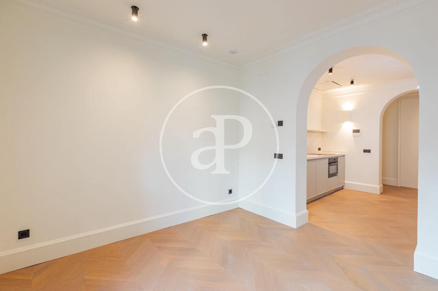 3 bedroom Apartment for rent in Madrid city - € 6,000 (Ref: 10182982)