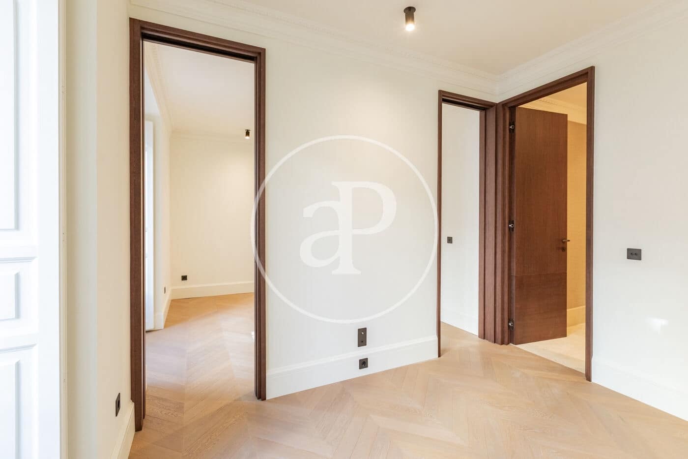 3 bedroom Apartment for rent in Madrid city - € 6,000 (Ref: 10182982)