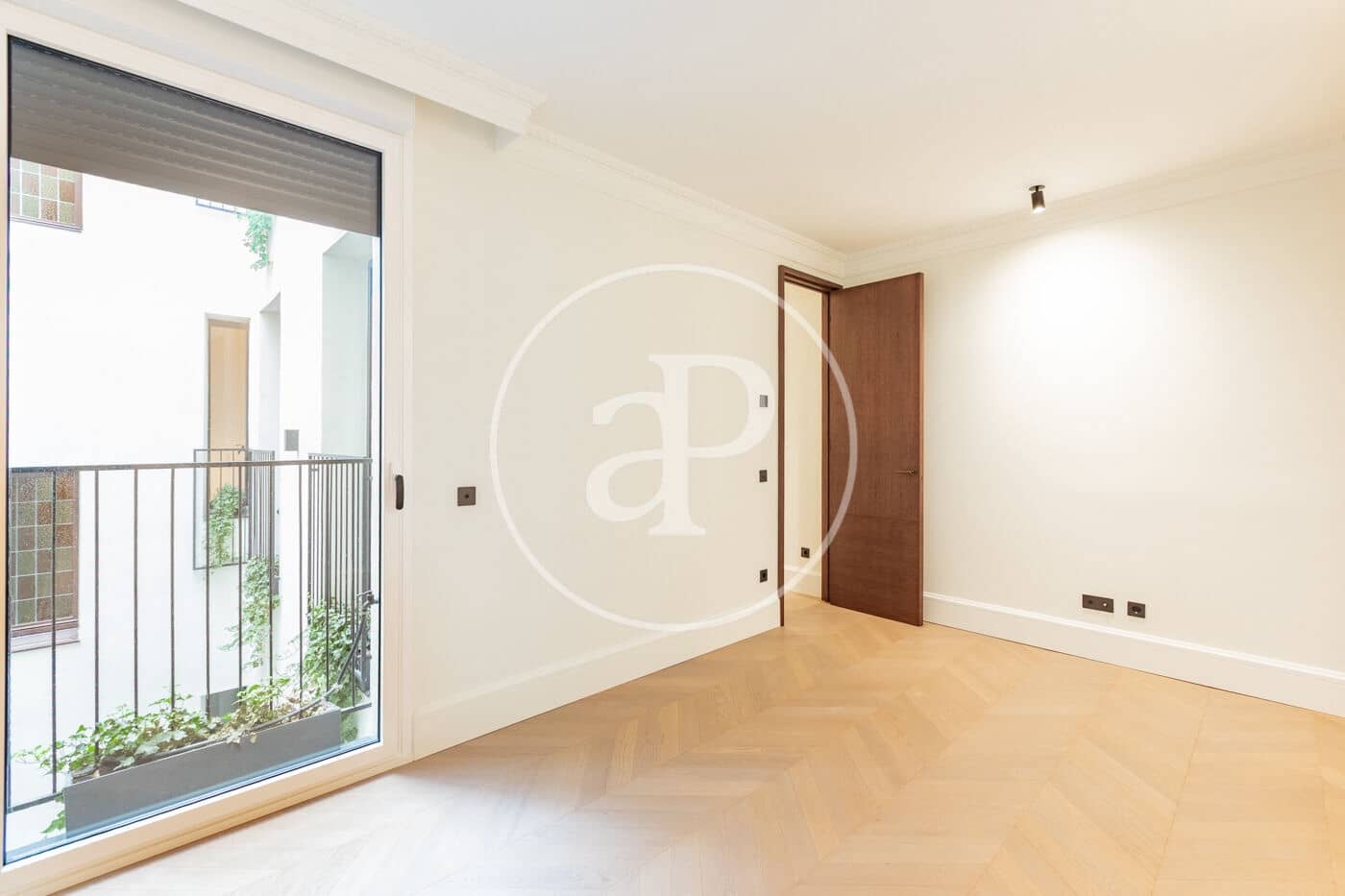 3 bedroom Apartment for rent in Madrid city - € 6,000 (Ref: 10182982)