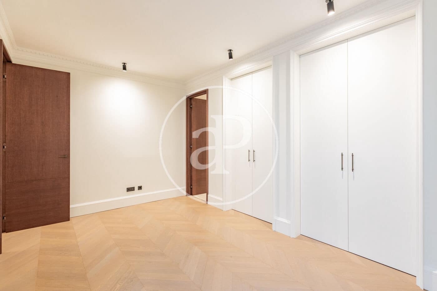 3 bedroom Apartment for rent in Madrid city - € 6,000 (Ref: 10182982)