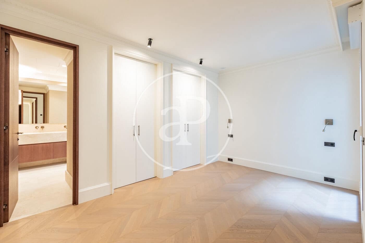 3 bedroom Apartment for rent in Madrid city - € 6,000 (Ref: 10182982)