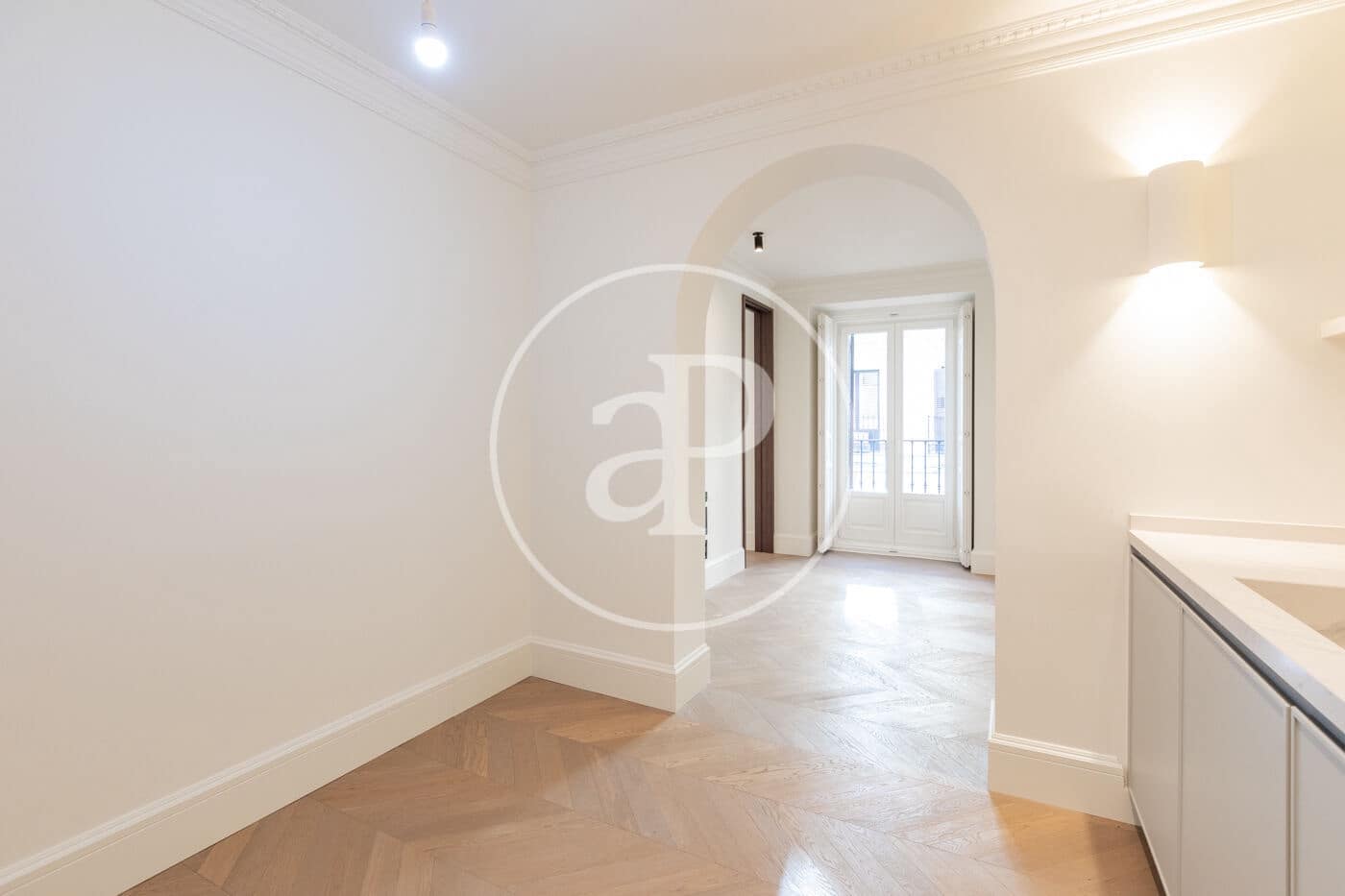 3 bedroom Apartment for rent in Madrid city - € 6,000 (Ref: 10182982)