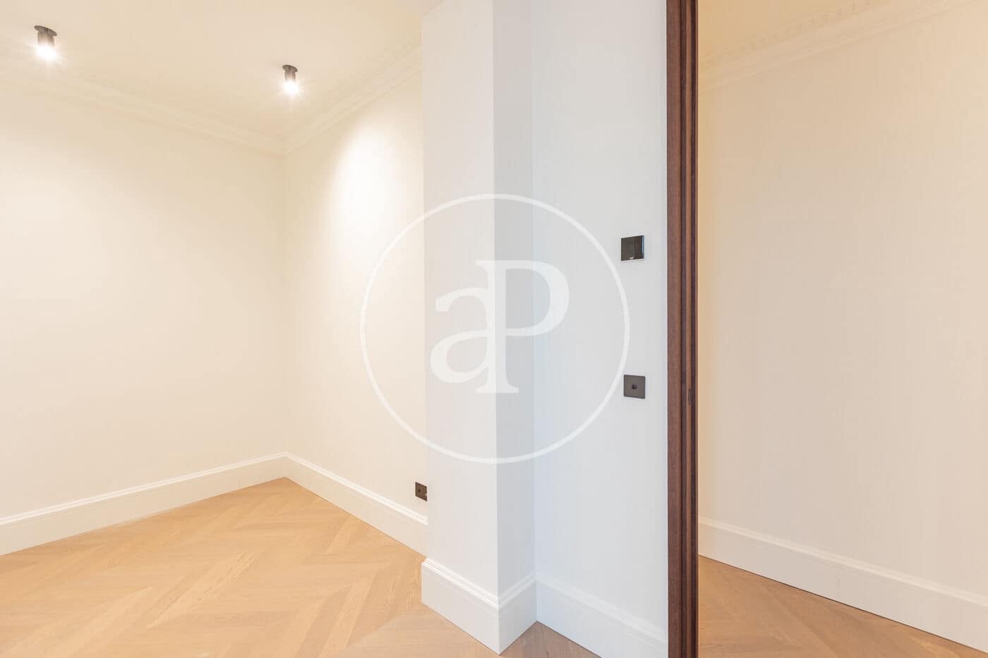 3 bedroom Apartment for rent in Madrid city - € 6,000 (Ref: 10182982)